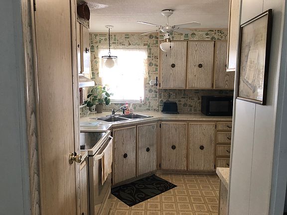 2nd image of 2800 Rockwood Cv