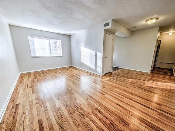 2nd image of 3510 Russell Blvd APT 5