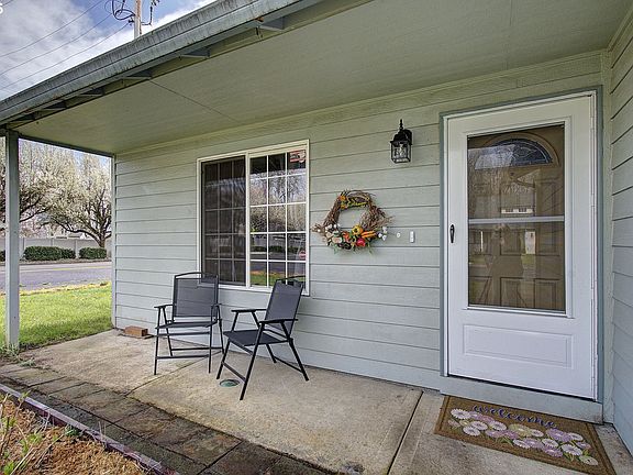 3rd image of 2001 SW 6th St