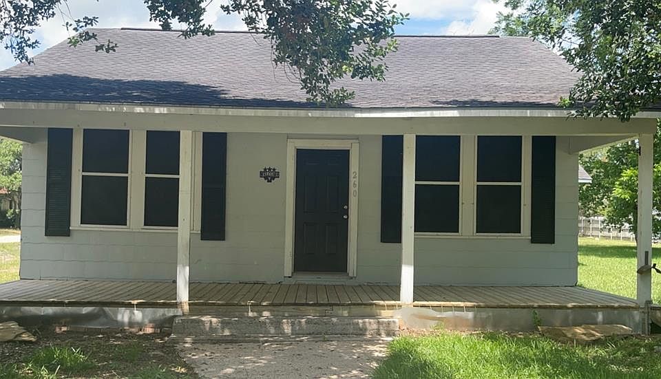 1st image of 260 Avenue E N