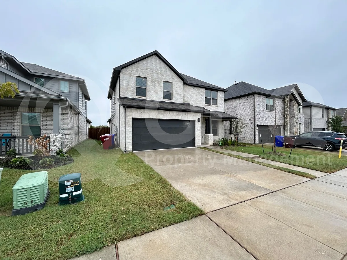 4 bed, 3.0 bath, 2238 sqft, $2,450 — Photo 2