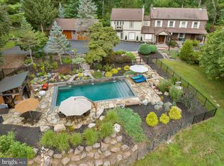 459 Mount Penn Rd, Reading, PA 19607
