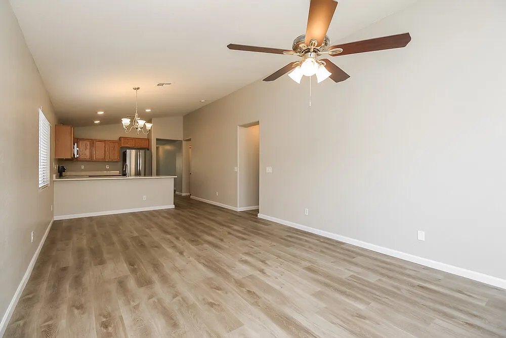 3 bed, 2.0 bath, 1699 sqft, $1,890 — Photo 3