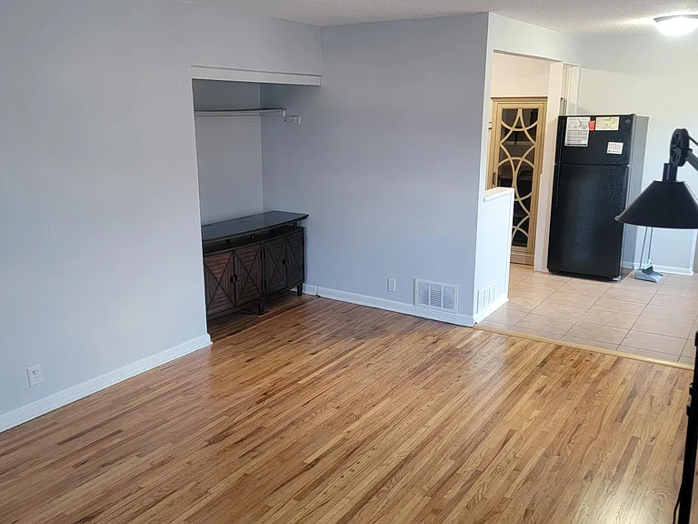 2836 Texas Ave S — Photo 2