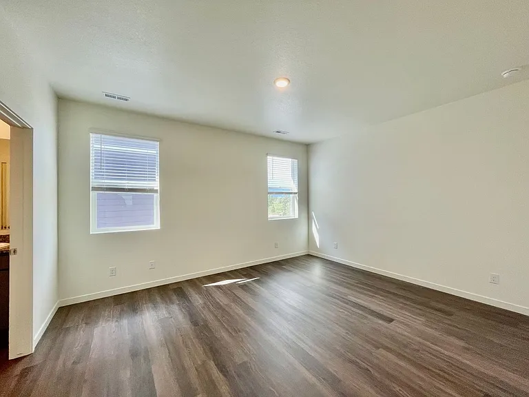 6051 Holstein Dr — Photo 8