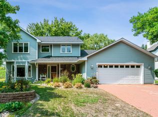 9804 Tree Farm Rd, Eden Prairie, MN 55347