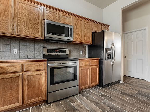 5th image of 15937 Katie Ridge Dr