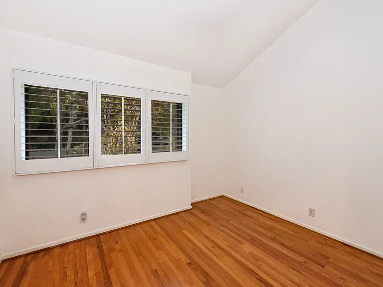 923 Weldon Rd — Photo 10