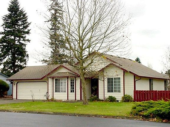 One level cutie on large lot 