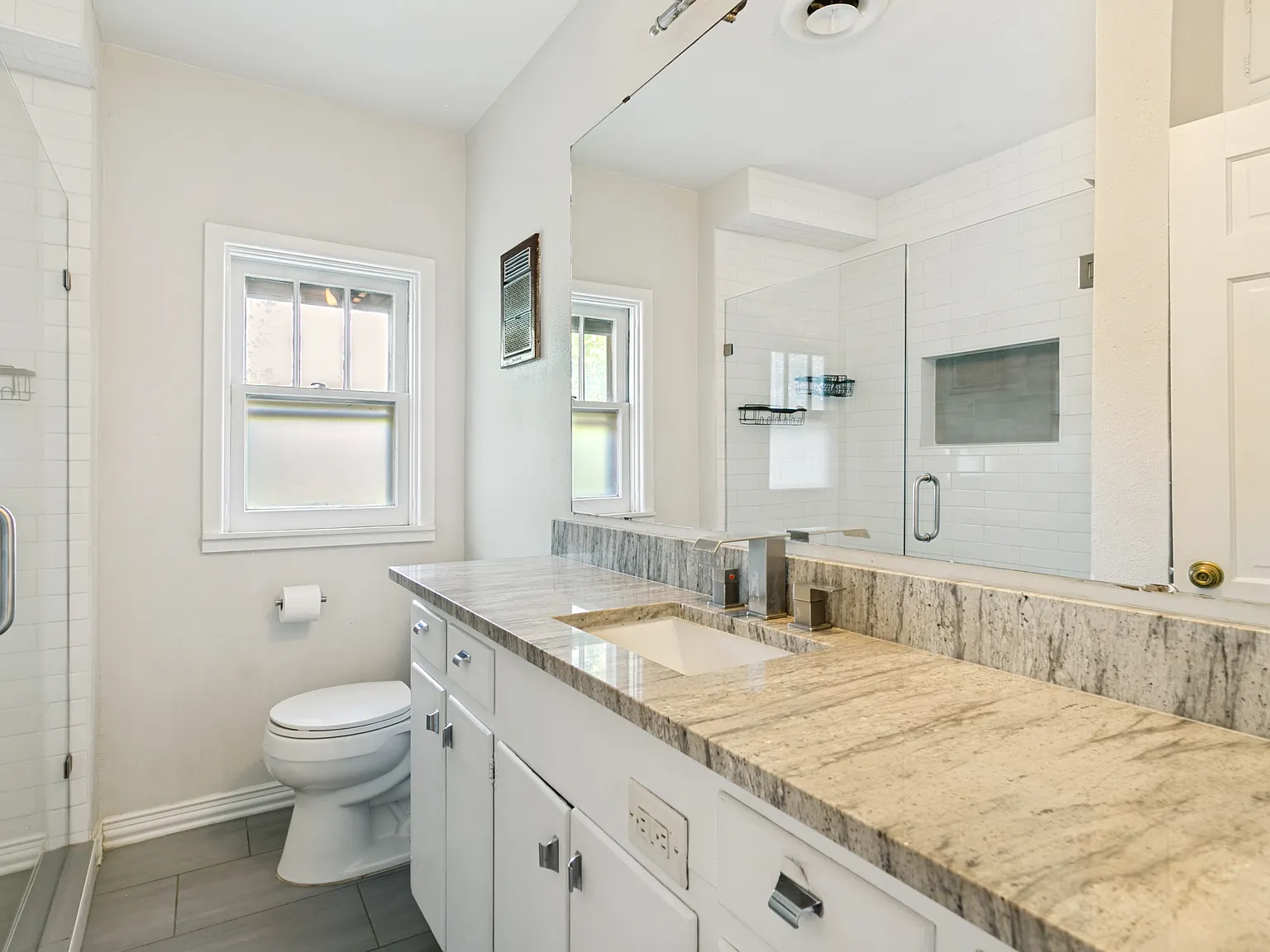 3 bed, 1.5 bath, 1850 sqft, $2,800 — Photo 4