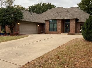 3105 Aerie Dr, Edmond, OK 73013