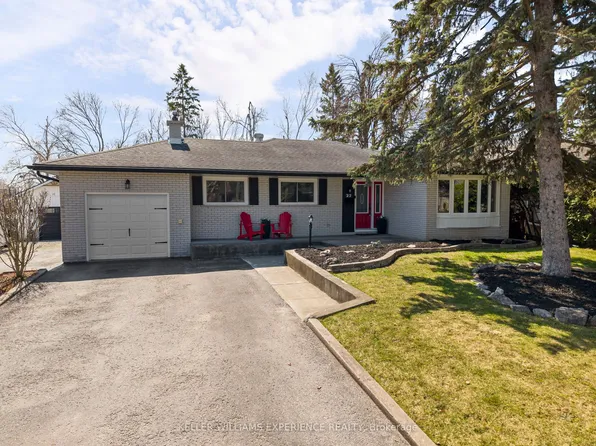 27 Ottaway Ave, Barrie, ON L4M 2W6