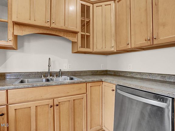 5th image of 141 GRAND
