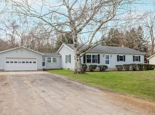 5652 Little Canada Rd, East Bethany, NY 14054