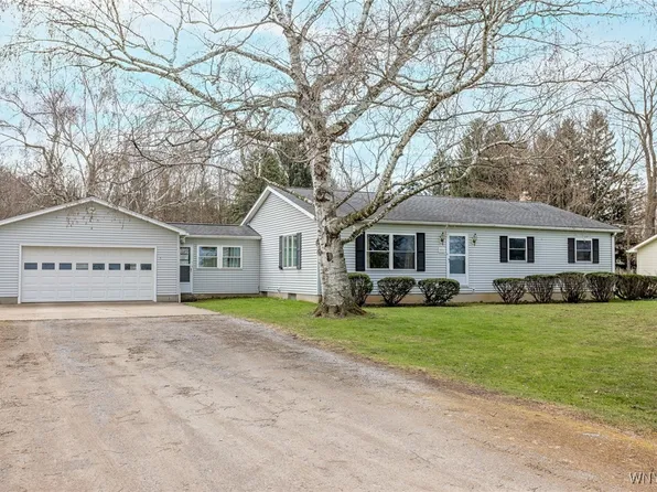 5652 Little Canada Rd, East Bethany, NY 14054