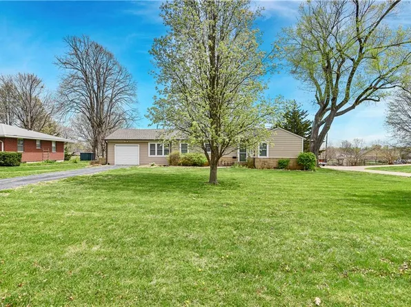 207 Lillard Ave, Belton, MO 64012