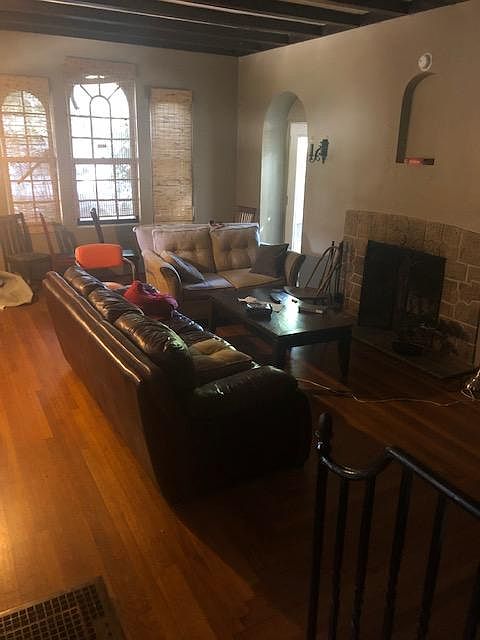 1st image of 3111 Harris Park Ave