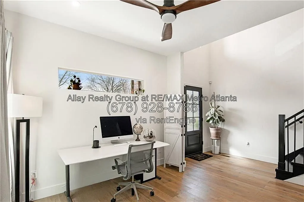 3 bed, 3.5 bath, 2366 sqft, $3,170 — Photo 3
