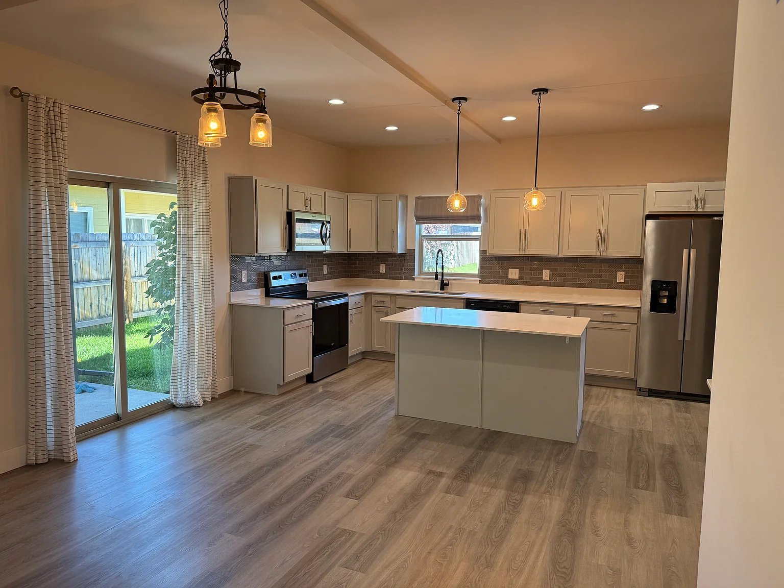 815 Milky Way Dr — Photo 4