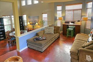 4th image of 4754 Templeton St