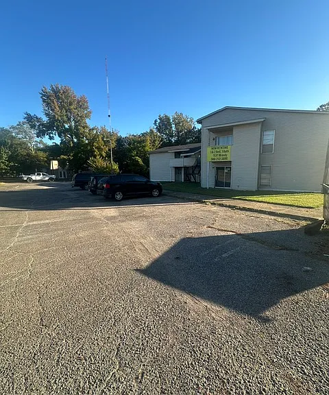 1100-1200 S Lynn Ln #21 — Photo 3