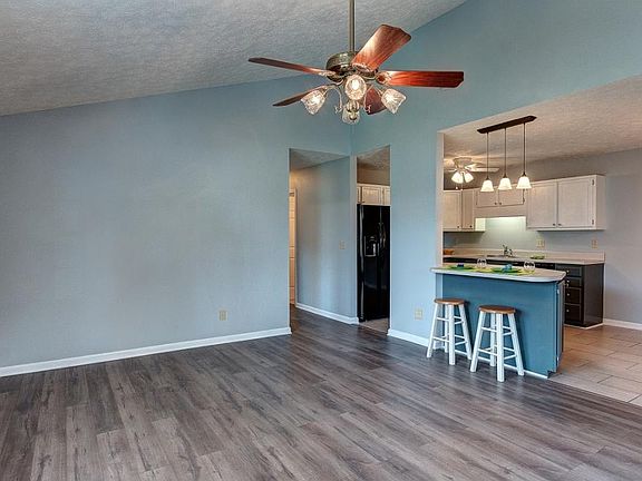 2nd image of 824 Cobblestone Pl #0
