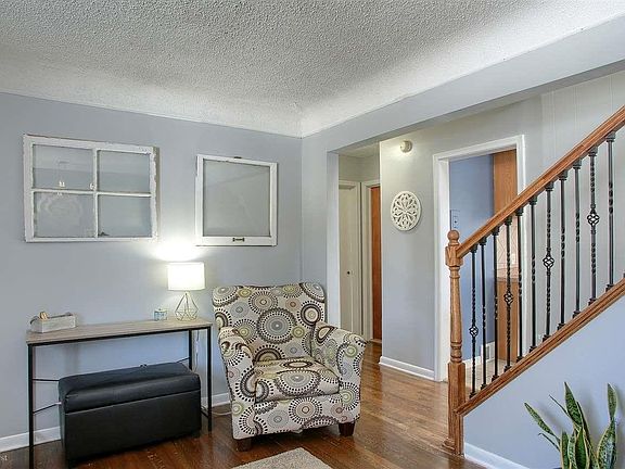 5th image of 23308 Grove St