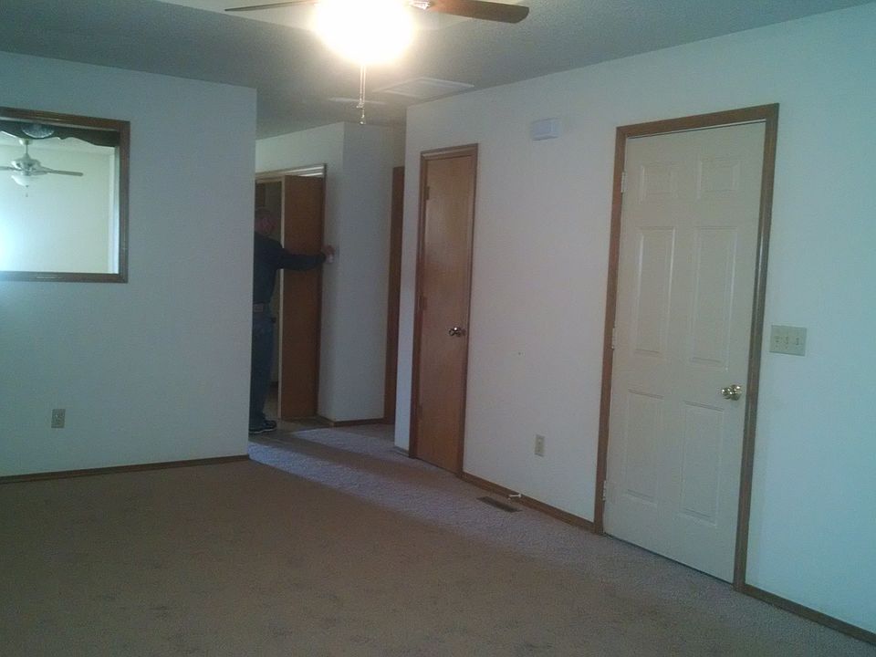 2nd image of 2701 S Moore Ave APT A