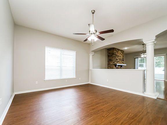 3rd image of 3708 Southbank Cir