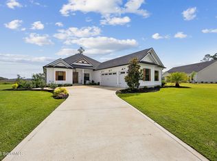 102 Firefly Ct, Saint Marys, GA 31558