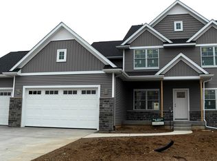 6095 Caspian St, Bettendorf, IA 52722