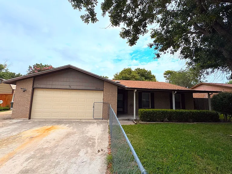 1803 Fairway Dr — Photo 1