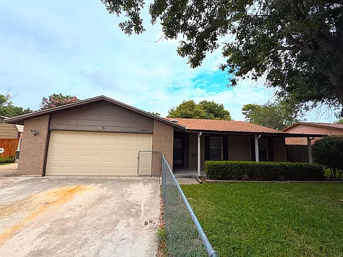 1803 Fairway Dr Photo 1