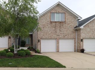 23062 W La Croix Ln, Plainfield, IL 60585