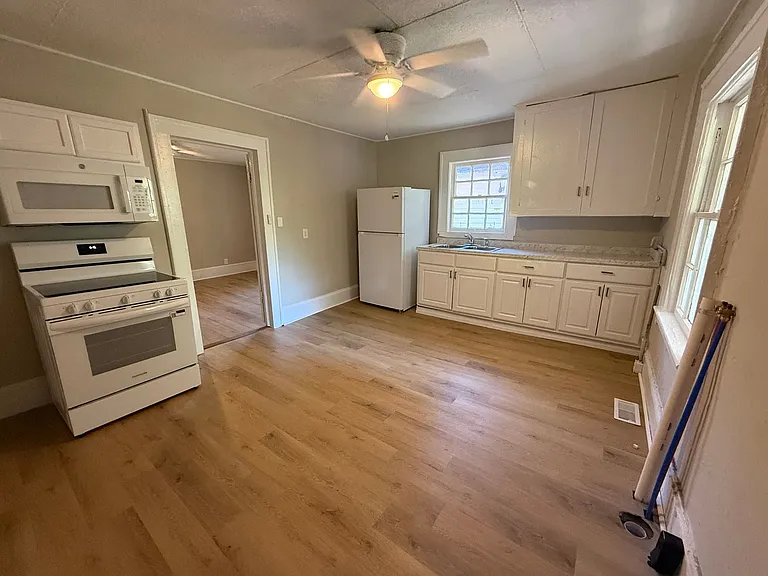 104 Parkview St W — Photo 5