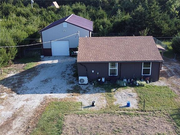 2nd image of 70 Foxwood Dr
