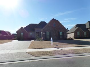 619 Glenshire Dr, Bossier City, LA 71111