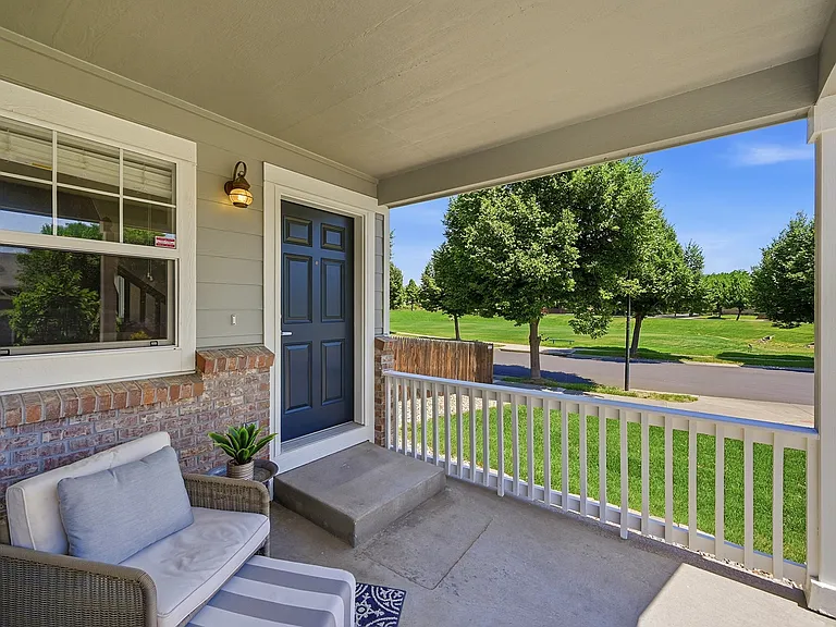 1820 Falcon Ridge Dr — Photo 2
