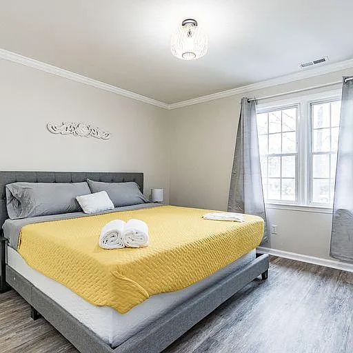 2 bed, 2.5 bath, $2,800 — Photo 2