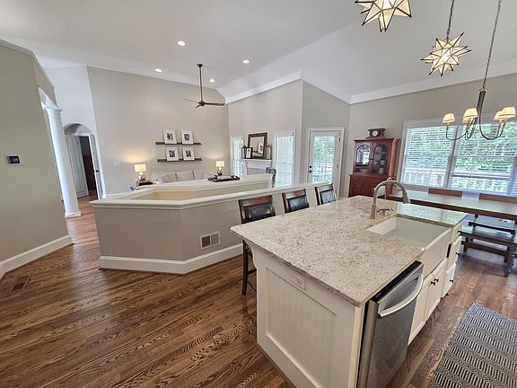 4th image of 2185 Briarlake Trce