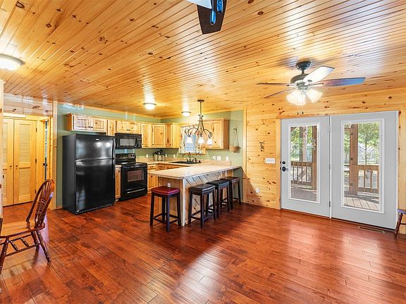 4th image of 416 Wilderness Rd