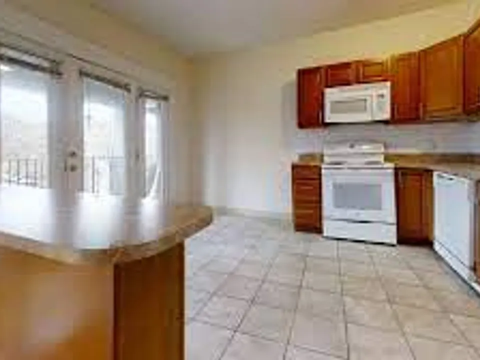 1135 Commonwealth Ave #2