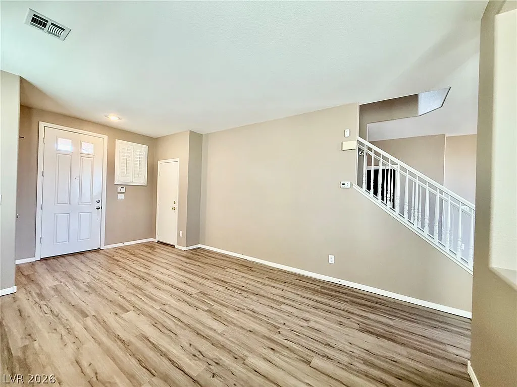 3 bed, 2.5 bath, 2251 sqft, $2,750 — Photo 3