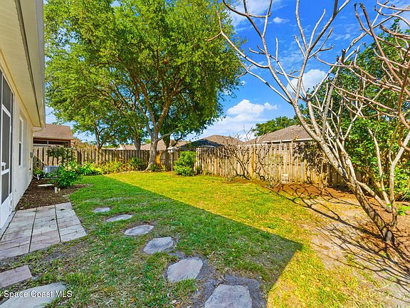 5th image of 851 Benton Dr