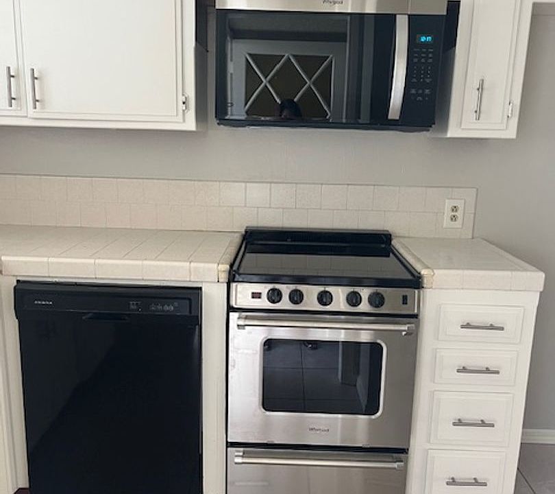 1st image of 4435-4465 Parker Ave #4439