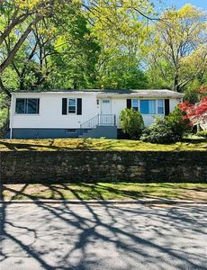 82 Longwood Ave, Providence, RI, 02908