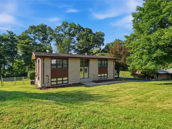 1718 Mountainview Dr, Monroeville, PA 15146