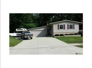 5141 Regency Dr, Columbus, IN 47203