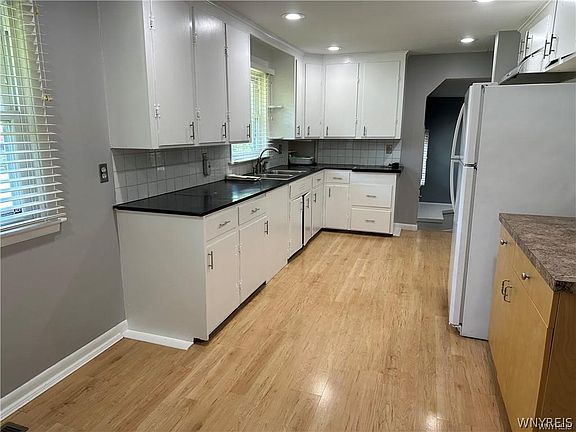 5th image of 7841 Transit Rd