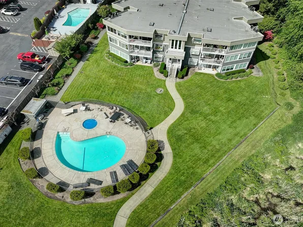 4214 W Lake Sammamish Parkway NE #202, Redmond, WA 98052